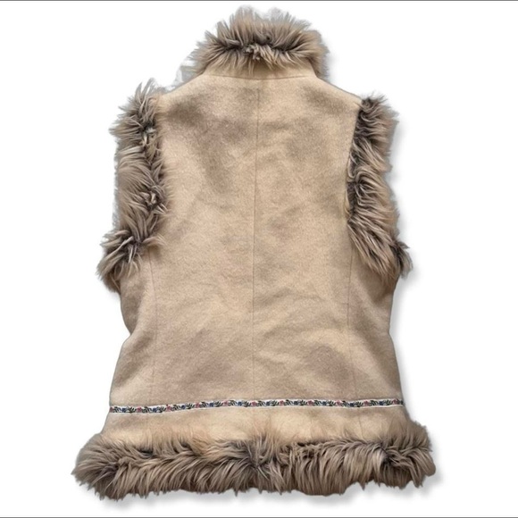 Felted wool vest with faux fur trim - Picture 2 of 3